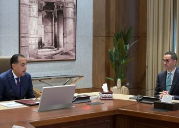 رئيس الوزراء يتابع مع وزير الاستثمار والتجارة الخارجية أهم ملفات العمل