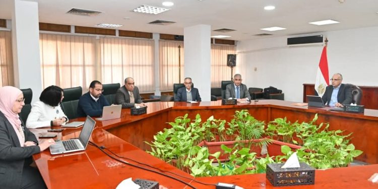 وزير الري يتابع موقف الإعداد لـ «مشروع إعادة تأهيل نظام الرى في وادى النقرة بأسوان لمواجهة التغيرات المناخية»
