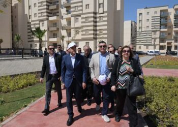 رئيس الوزراء يسلم عقود وحدات سكنية ضمن المبادرة الرئاسية «سكن لكل المصريين» لمنخفضي ومتوسطي الدخل