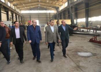 خلال زيارته المفاجئة لشركة أبو زعبل للصناعات الهندسية .. وزير الدولة للإنتاج الحربي حريصون على جذب المزيد من الاستثمارات وعقد شراكات إستراتيجية مع مختلف الجهات بالدولة