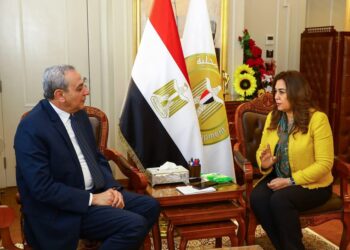 وزيرة التنمية المحلية ومحافظ الغربية يشهدان توقيع عقد إدارة وتشغيل محطة طنطا لإنتاج البيض بين المحافظة وإحدي شركات القطاع الخاص