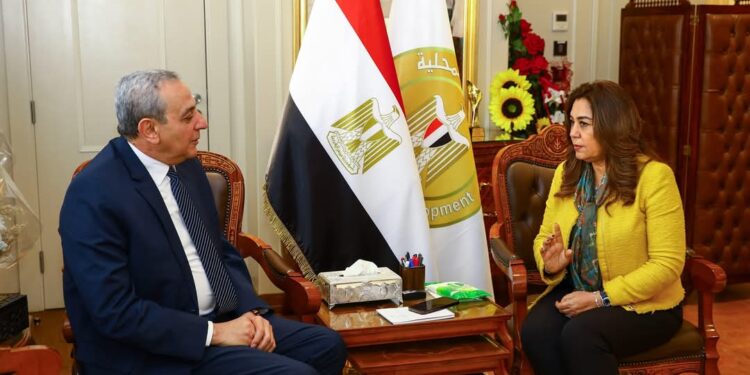 وزيرة التنمية المحلية ومحافظ الغربية يشهدان توقيع عقد إدارة وتشغيل محطة طنطا لإنتاج البيض بين المحافظة وإحدي شركات القطاع الخاص