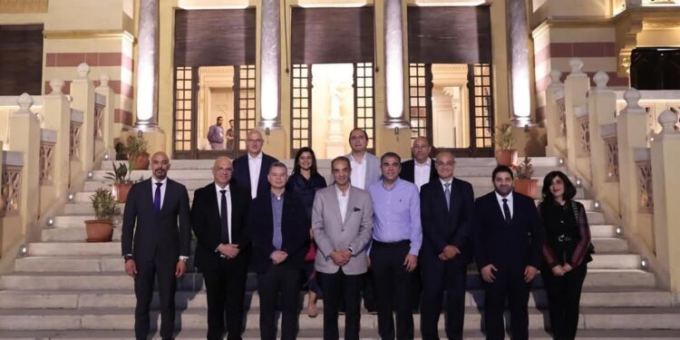 وزير الاتصالات يناقش مع أعضاء لجنة الاقتصاد الرقمى جهود تنمية صناعة التعهيد وسبل تعزيز نمو الصادرات الرقمية