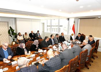 وزير الإسكان يتابع سير العمل بقطاعات هيئة المجتمعات العمرانية الجديدة وخطط العمل المستقبلية