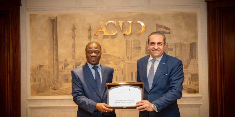 «العاصمة الإدارية» وسفارة «كوت ديفوار» بالقاهرة توقعان عقد بيع قطعة أرض لبناء المقر الجديد للسفارة بالحي الدبلوماسي