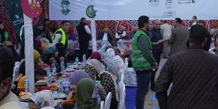 بنك الطعام يواصل فعالياته الرمضانية ويقيم موائد إفطار في محافظتي الشرقية والفيوم بحضور قيادات المحافظتين ومشاركة المتطوعين