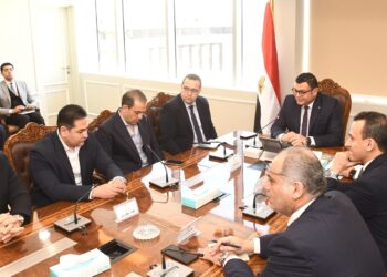 وزير الإسكان يلتقي مسئولي «منصة مصر العقارية» لبحث أوجه التعاون