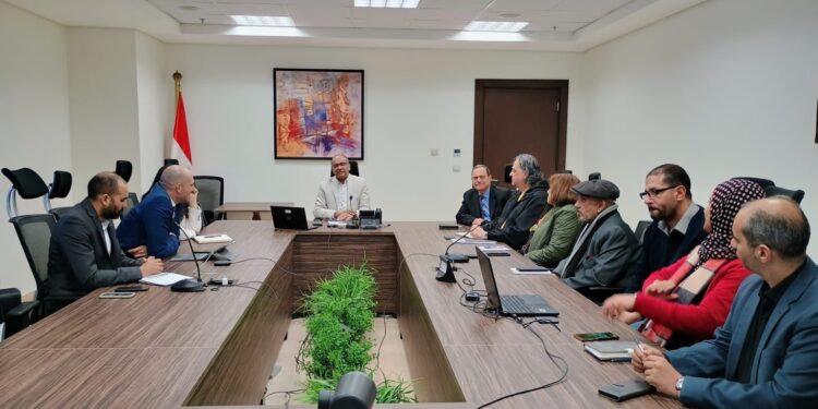 نائب وزير الاسكان يناقش مع ممثلي البنك الدولي سبل التعاون بالمشروعات المستقبلية