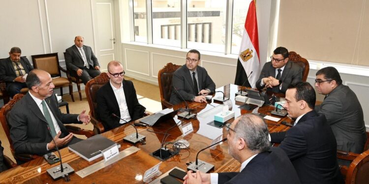 وزير الإسكان يلتقي مسئولي شركة Big العالمية لبحث أوجه التعاون