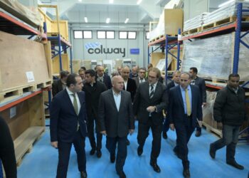 وزير الصناعة والنقل يزرو مصنع كولواي الأسبانية ويشهد اول انتاج للمصنع من المكونات الداخلية لعربات النوم 