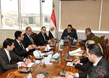 وزير الإسكان يلتقي عددا من المطورين العقاريين بمدينة سفنكس الجديدة