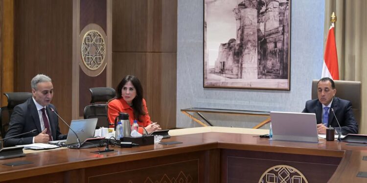 خلال لقائه برئيس الجهاز .. رئيس الوزراء يستعرض حصاد «حماية المستهلك» خلال عام 2024 والربع الأول من العام الجاري