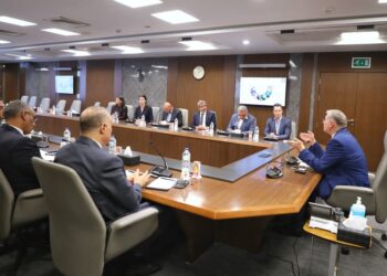 وزير البترول يلتقي بالرئيس التنفيذي لشركة Sun Africa الأمريكية والوفد المرافق له لبحث أوجه التعاون المشترك في أنشطة البترول والتعدين والغاز والطاقة 