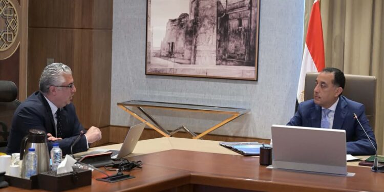 مدبولي: المنطقة الاقتصادية توفر فرصًا واعدة للمستثمرين بفضل موقعها الاستراتيجي وتكامل بنيتها التحتية