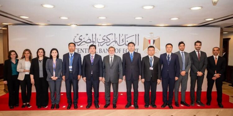  محافظ البنك المركزي المصري يستقبل وفدًا صينيًا لبحث أوجه التعاون المشترك وتوسيع مجالات التعاون الاقتصادي والمالي بين الجانبين