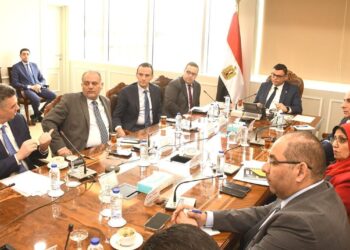 في لقاءٍ مع مسئولي الشركة السعودية المصرية للتعمير: وزير الإسكان يُتابع معدلات تسويق عدد من مشروعات هيئة المجتمعات العمرانية الجديدة