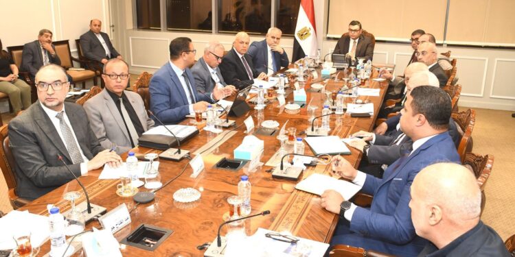 وزير الإسكان يتابع الأعمال الجارية بـ «كمبوند مزارين» بمدينة العلمين الجديدة وموقف تسليم الوحدات بالمشروع