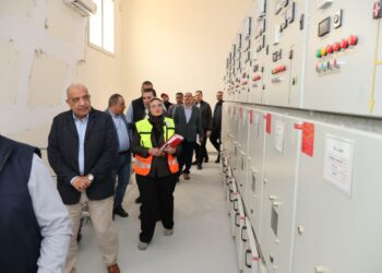 وزير الكهرباء يتفقد محطات محولات رشيد 5،6,2 كأحد مصادر توفير التغذية الكهربائية اللازمة لمشروعات التنمية الزراعية بالدلتا الجديدة