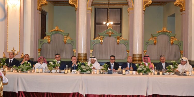 وزير الصناعة يشارك بفعاليات افتتاح ملتقى رجال الأعمال المصري السعودي