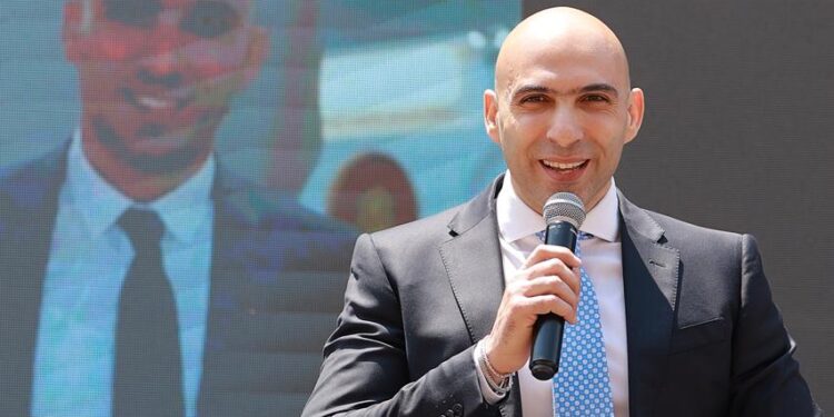 خلال مشاركته بفعاليات مؤتمر She Can .. محمد الخولى رئيس قطاع التسويق بشركة اكام للتطوير العقاري الابتكار والتكنولوجيا أصبح أمراً حتميا وتوجه أساسي للدولة فى تشييد المدن الجديدة
