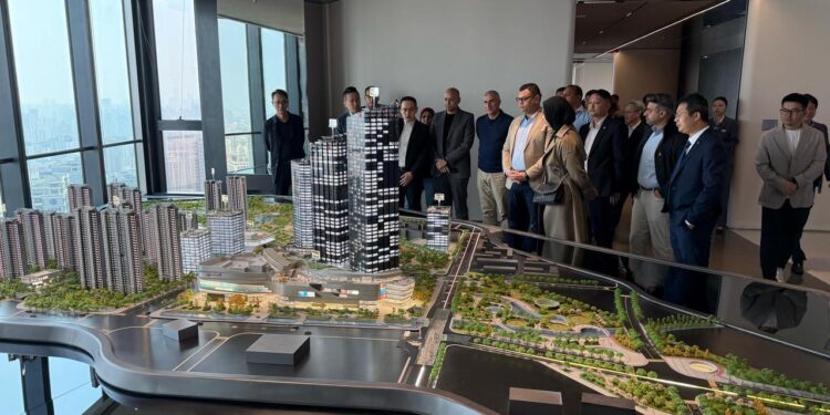 فى مستهل زيارته الحالية للصين: وزير الإسكان يتفقد منطقة الأعمال المركزية بمدينة «شنغهاي» الصينية على مساحة مليون متر مربع 