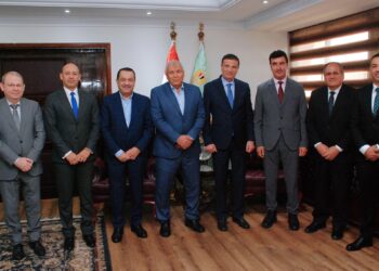 لدعم الاقتصاد الوطني وتعزيز الأمن الغذائي.. وزير الزراعة ومحافظ الوادى يبحثان تعزيز التعاون المصري السعودي في الاستثمار والتصنيع الزراعي