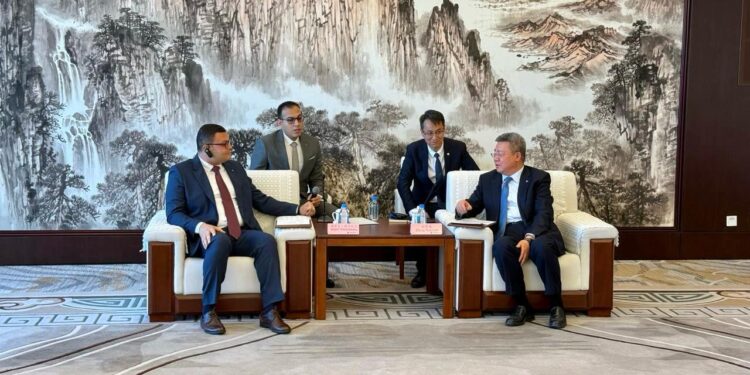 خلال زيارته الحالية لدولة الصين: وزير الإسكان يلتقي رئيس شركة CSCEC الصينية ببكين لمتابعة موقف المشروعات المشتركة.. وسبل تعزيز التعاون بين الجانبين