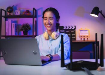 في ظل تنامي ظاهرة الإرهاق الرقمي .. «كيونت» تطرح Amezcua E-Guard X لحماية المستخدمين من التعرض المفرط للمجالات الكهرومغناطيسية