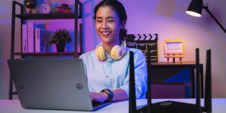 في ظل تنامي ظاهرة الإرهاق الرقمي .. «كيونت» تطرح Amezcua E-Guard X لحماية المستخدمين من التعرض المفرط للمجالات الكهرومغناطيسية