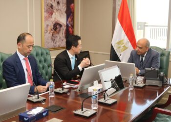 وزير الكهرباء يبحث مع شركة «هواوي الصينية» سبل دعم وتعزيز التعاون فى مجالات الطاقة المتجددة وانظمة التخزين الخاصة بها وتكنولوجيا الترشيد وخفض الفقد والتحول الرقمى