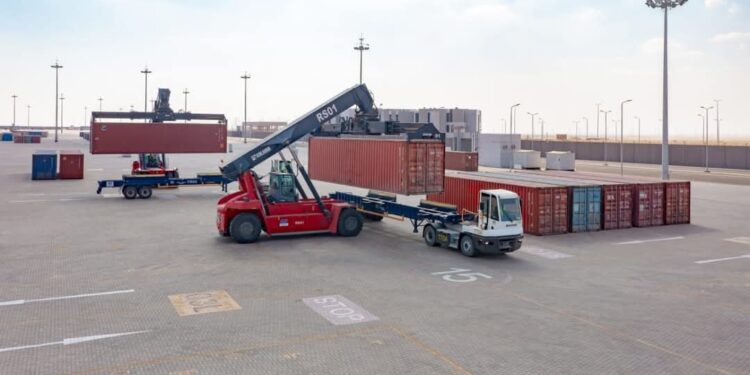 النقل تدعو المستثمرين ورجال الاعمال وكافة المصدرين والمنتجين للاستثمار في مجال الموانئ الجافة والمناطق اللوجيستية وتطرح عدد 23 ميناء جاف ومنطقة لوجستية للاستثمار