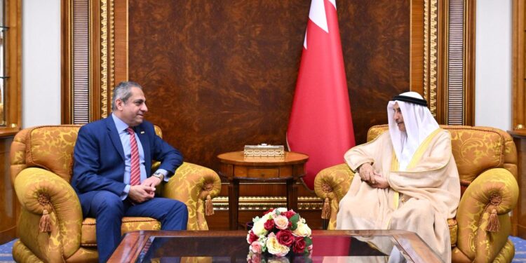 نائب رئيس مجلس الوزراء البحريني يستقبل المهندس خالد عباس رئيس مجلس ادارة شركة العاصمة الإدارية ويشيد بالمسار التنموي المصرى.