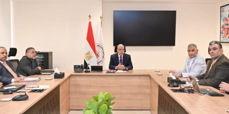  وزير الري يبحث موقف مشروع «الإدارة الذكية للموارد المائية بقطاع الزراعة في مصر»