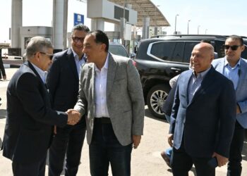 رئيس الوزراء يبدأ زيارة لتفقد وافتتاح عددٍ من مشروعات «المنطقة الاقتصادية لقناة السويس» شرق وغرب بورسعيد