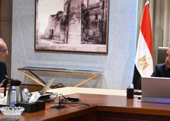 رئيس الوزراء يتابع مع وزير الاتصالات عددا من ملفات عمل الوزارة