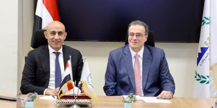 وزير التربية والتعليم ورئيس التنظيم والإدارة يتفقان على رفع الحد الأقصى لسن المتقدم في مسابقة شغل وظائف «معلم مساعد» من معلمي الحصة حتى 45 عامًا