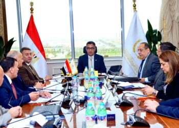  وزير التموين يجتمع برئيسي شركتي «النيل» و«الإسكندرية» للمجمعات الاستهلاكية لمتابعة خطة تطوير المجمعات وتوفير السلع الأساسية