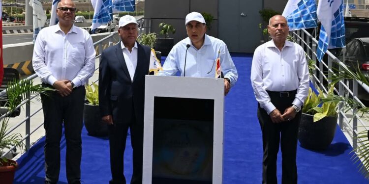 رئيس الوزراء مشروع الأتوبيس الترددي كان مخطط له منذ 25 عاماً و الإرادة السياسية لفخامة الرئيس وإصراره على تنفيذ هذه المشروعات مكننا لظهور المشروع للنور