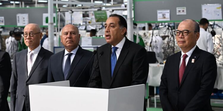 رئيس الوزراء: مصنع «سوميتومو» أحد أكبر مصانع إنتاج الضفائر الكهربائية على مستوي العالم.. والشركة توظف أكثر من 12 ألف عامل وتصدر بأكثر من 300 مليون يورو سنوياً