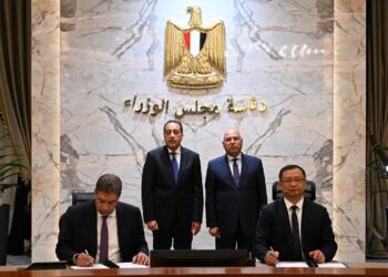 شهدها رئيس الوزراء اليوم .. توقيع اتفاقية لتجميع سيارة طرازات جيتور T1 و T2 محليًا باستثمارات 123 مليون دولار