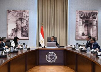 رئيس الوزراء يتابع موقف توافُر السلع الاستراتيجية والمخزون منها