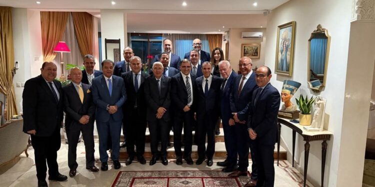 وزير الخارجية يلتقي مجموعة من كبار رجال الأعمال ورؤساء البنوك المغربية لاستعراض أداء الاقتصاد المصري وجهود الدولة المصرية لتعزيز مناخ الاستثمار والشراكة مع القطاع الخاص