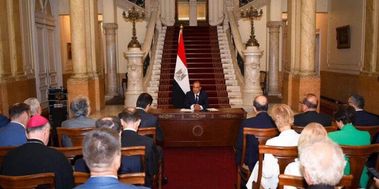 وزير الخارجية يلتقى بسفراء الدول الأوروبية المعتمدين فى القاهرة