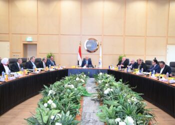  وزير الصناعة يترأس الجمعية العامة العادية لشركة «أم أو تي» للاستثمار والتنمية عن العام المالي 2024 الوزير