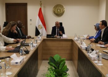 وزير الكهرباء والطاقة المتجددة يبحث مع وفد مؤسسة التمويل الدولية iFC سبل دعم وتعزيز التعاون المشترك فى مجالات الطاقة المتجددة