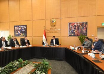 وزير الإسكان يعقد اجتماعا للجنة التنسيقية العليا ويُصدر حزمة من التكليفات والتوجيهات لرؤساء أجهزة المدن الجديدة