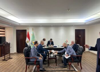 وزير الزراعة يعقد اللقاء الاسبوعي مع أعضاء مجلسي النواب والشيوخ