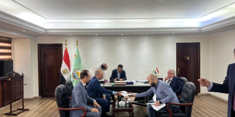 وزير الزراعة يعقد اللقاء الاسبوعي مع أعضاء مجلسي النواب والشيوخ