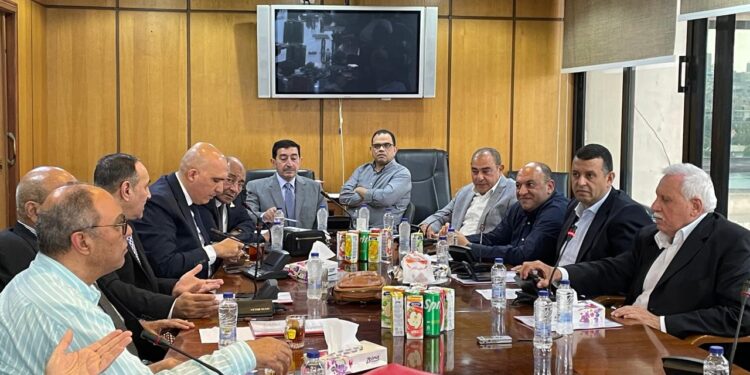 غرفة الصناعات النسيجية تعقد اجتماعا موسعاً لمناقشة حلول لأبرز تحديات القطاع