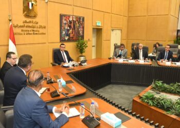 وزير الإسكان يلتقي مجلس إدارة غرفة صناعة التطوير العقارى باتحاد الصناعات المصرية